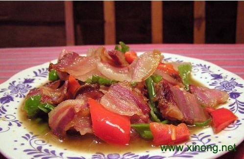 摩梭人的猪膘肉